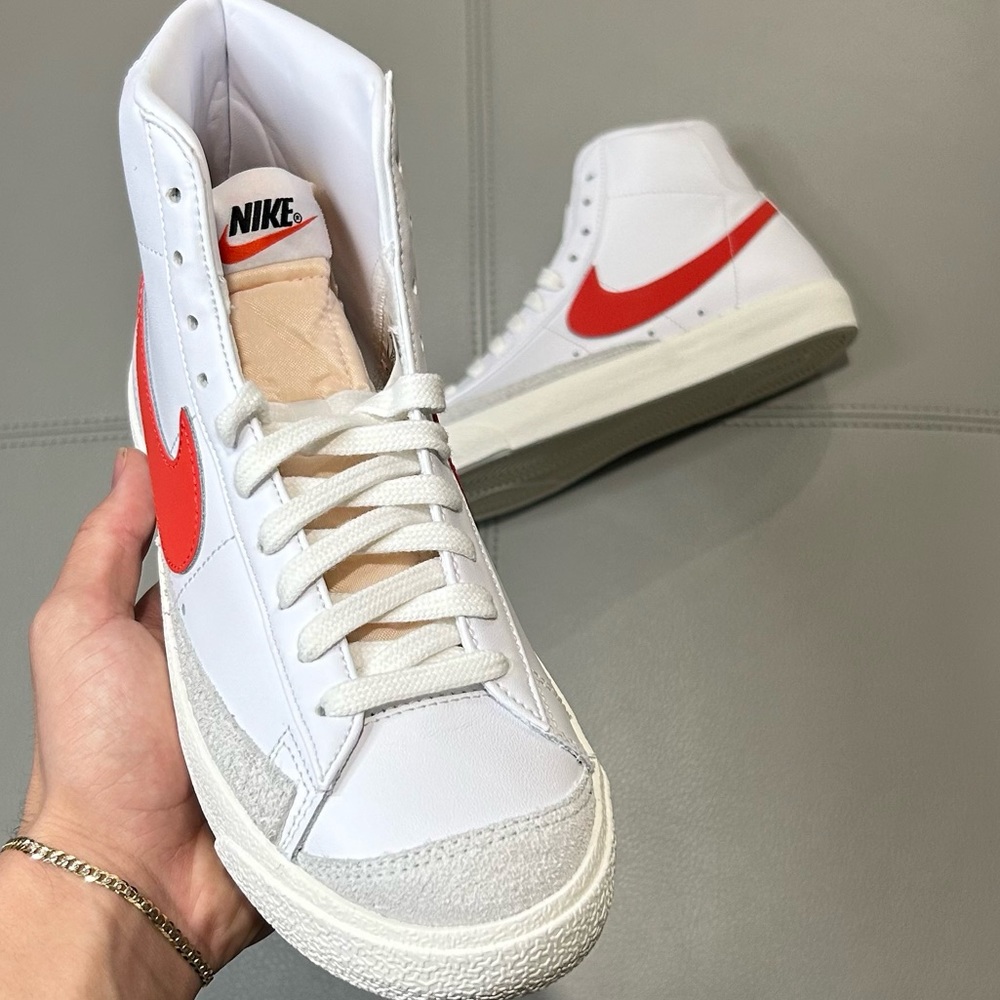 NEW NIKE BLAZER MID RED - Picture 2 of 3
